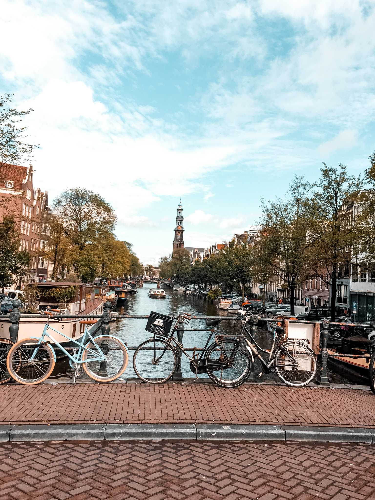 kanał wodny w Amsterdamie